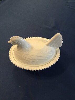 Indiana Glass Company Hen on a Nest (Milk Glass)